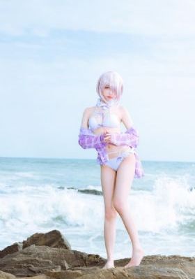 裙底偷拍美女_迅雷影音高清视频在线观看