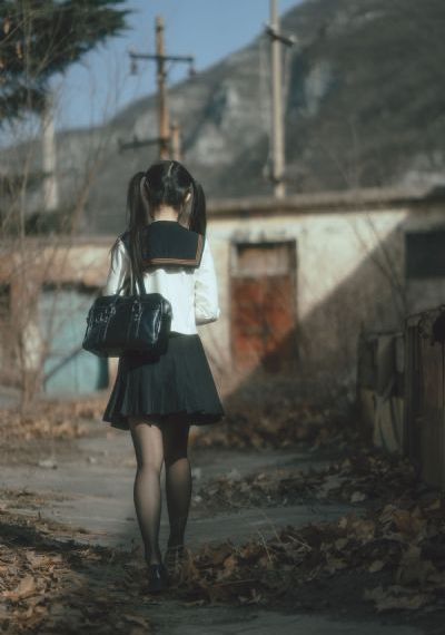 一起和老公朋友们去海南度假_HD720P日韩免费观看