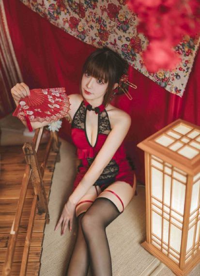 完全着衣WコスプレFUCK的_90分钟完整视频免费观看字幕